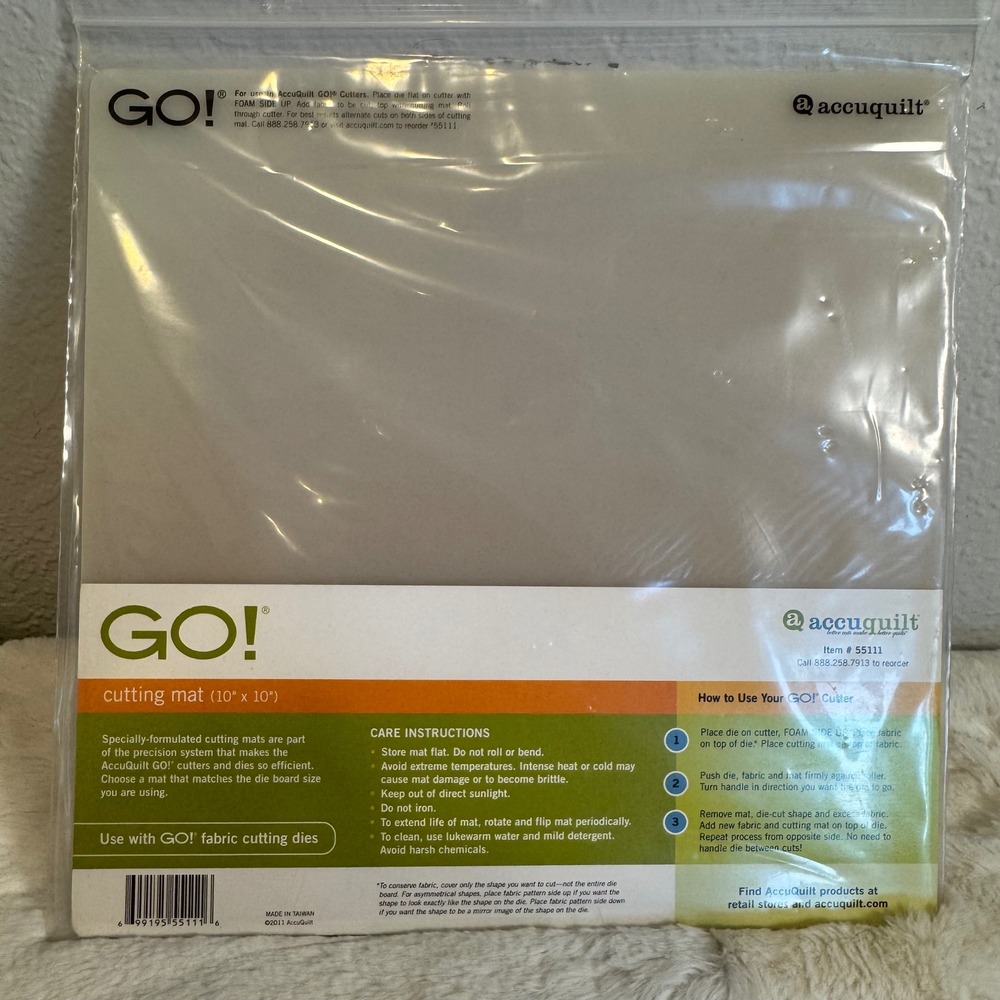 AccuQuilt GO! Cutting Mat 10x10 Replacement Fabric Die Cutter Mat 55111 NEW
